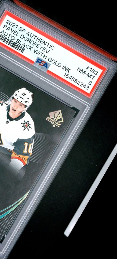 2021 SP AUTHENTIC #183 PAVEL DOROFEYEV AUTO-BLACK WITH GOLD INK PSA 8