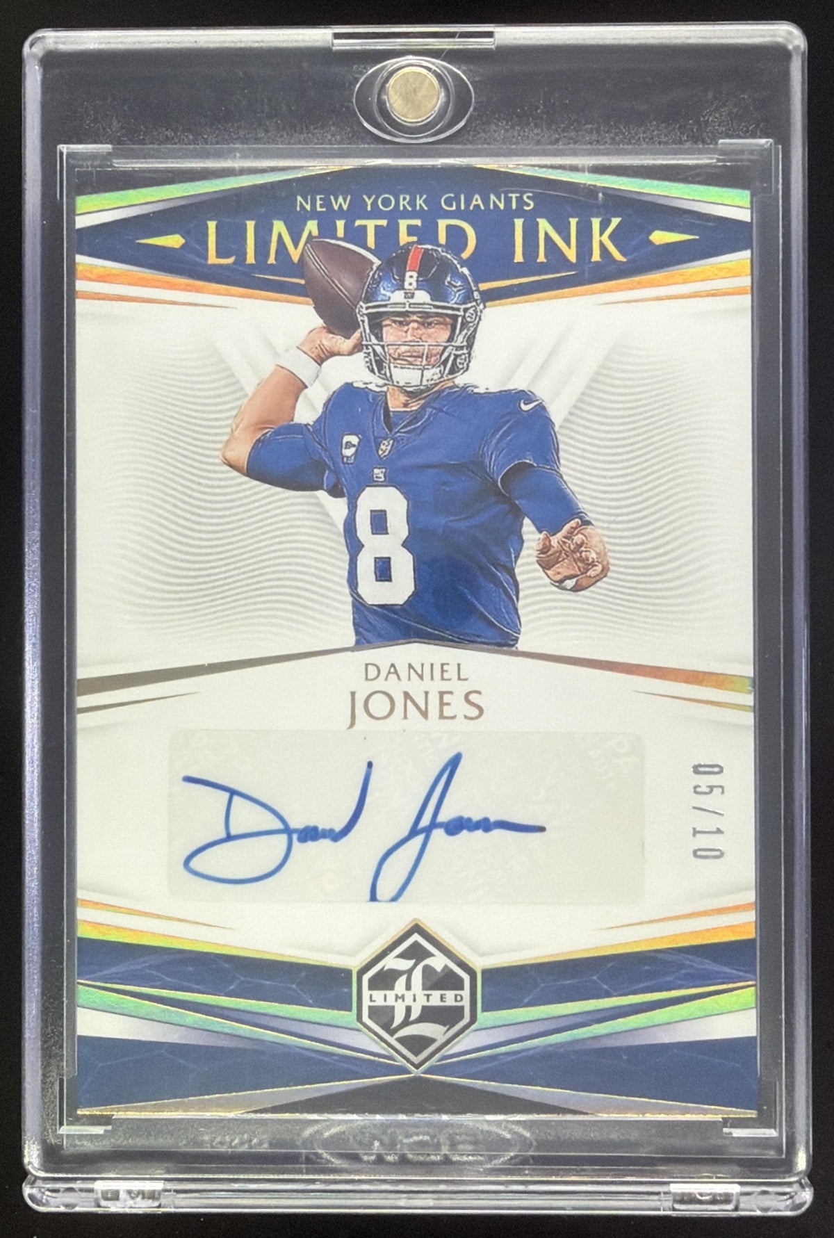 Daniel Jones front image