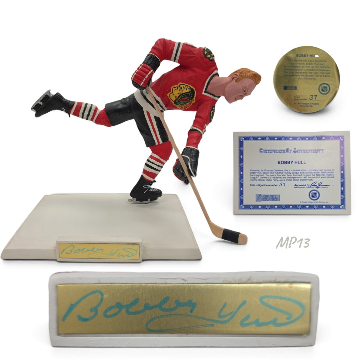 Lake Country Cards Bobby Hull porcelain hockey figurine in Chicago Blackhawks uniform with certificate and plaque