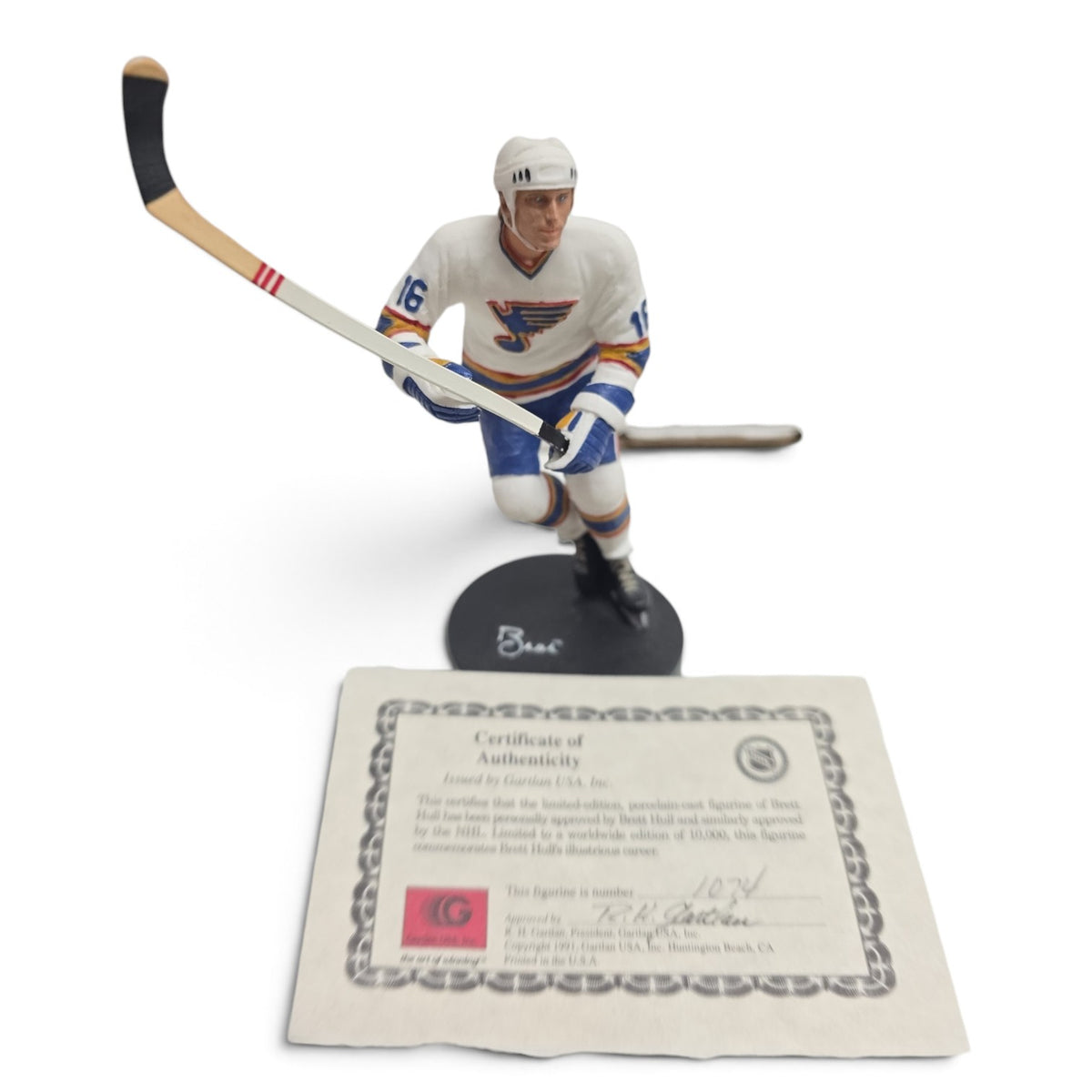 Lake Country Cards Brett Hull porcelain hockey figurine in St. Louis Blues uniform with certificate of authenticity
