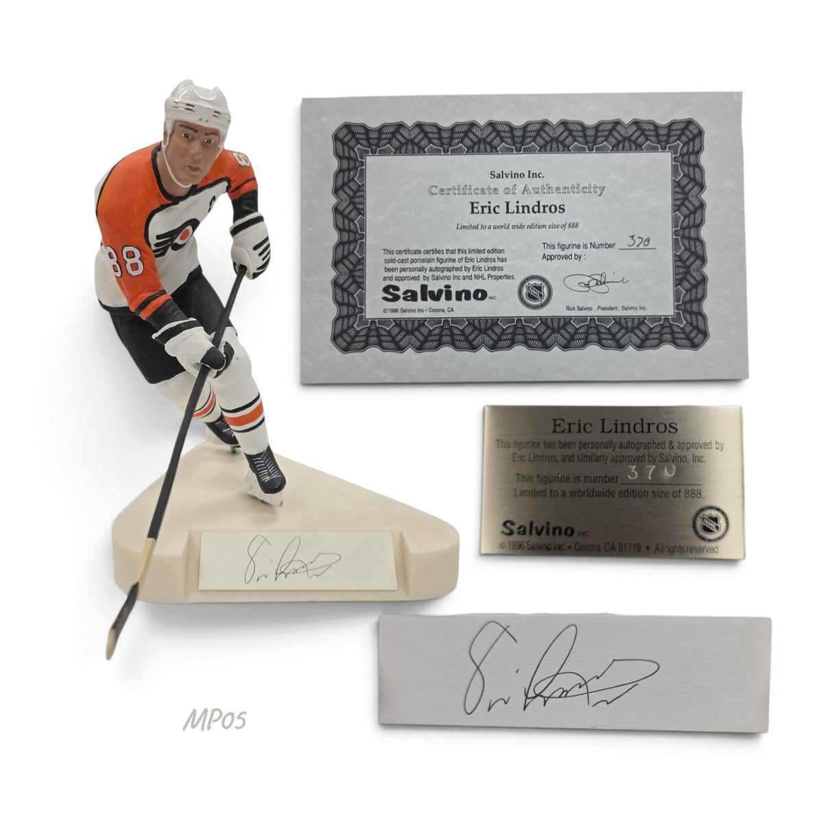 Lake Country Cards limited edition Eric Lindros porcelain hockey figurine with certificate and signed display plaque