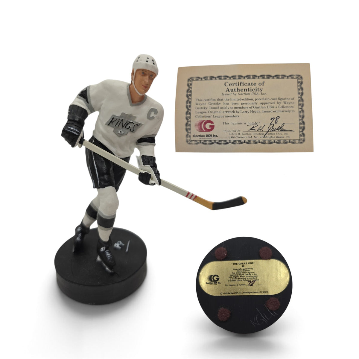 Lake Country Cards Wayne Gretzky porcelain hockey figurine in Los Angeles Kings uniform with certificate and base plaque