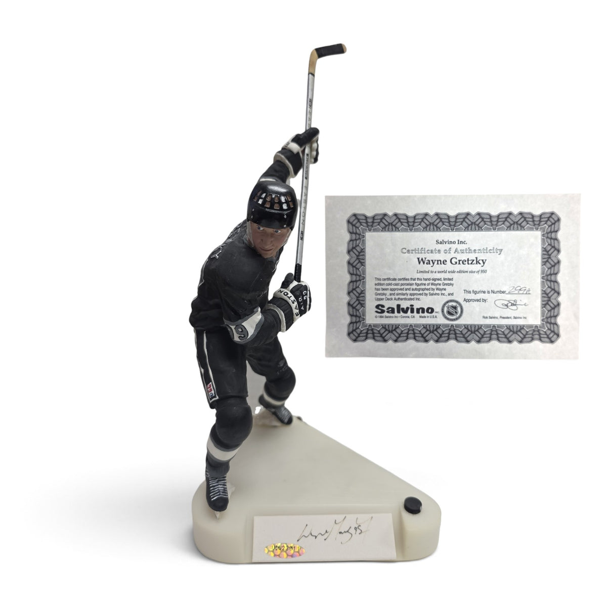Lake Country Cards limited edition Wayne Gretzky porcelain figurine in Los Angeles Kings uniform with certificate