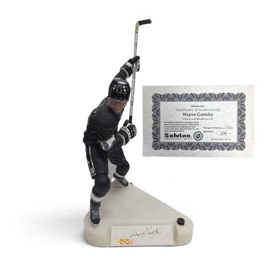 Lake Country Cards limited edition Wayne Gretzky porcelain figurine in Los Angeles Kings uniform with certificate